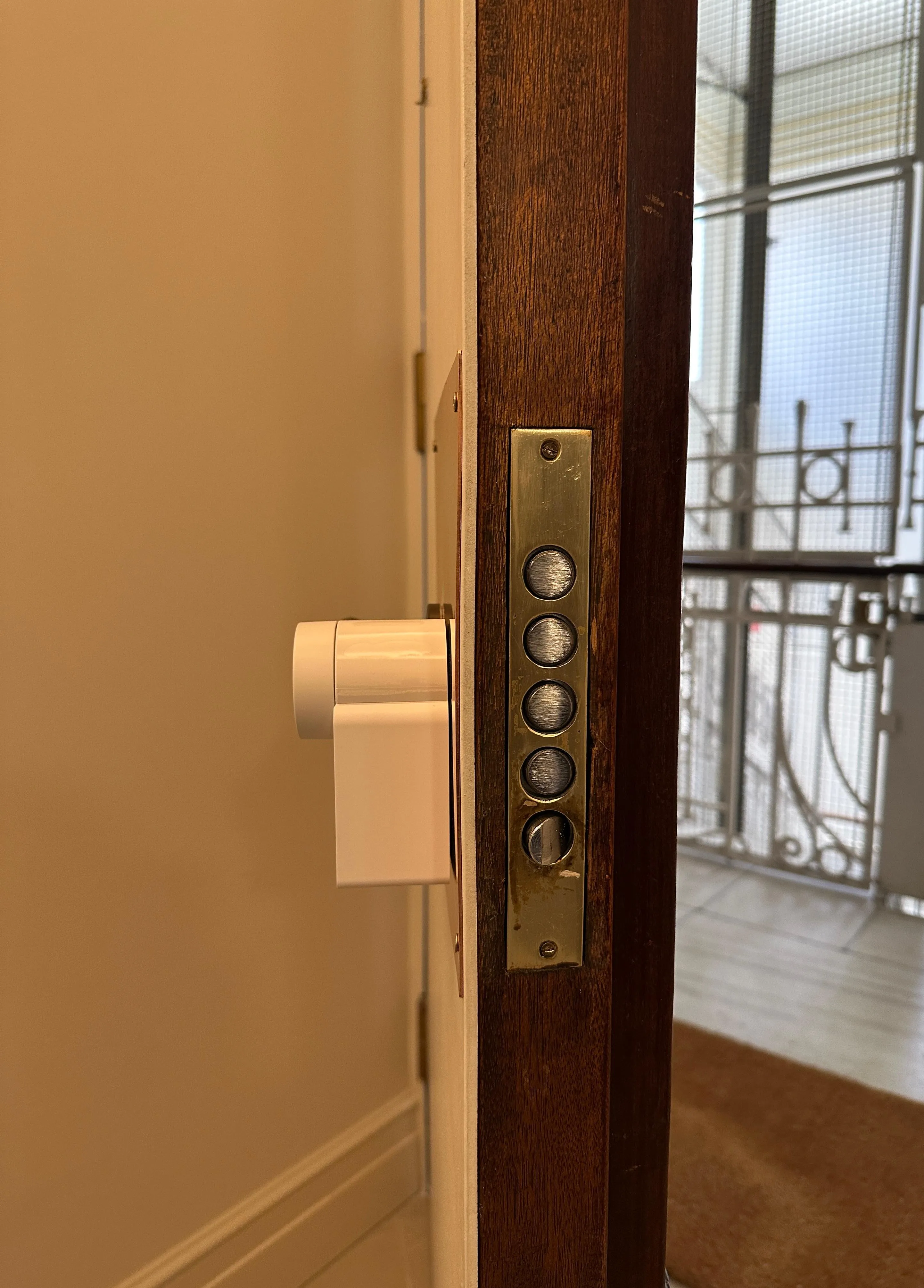 Seguridad avanzada en Alameda de Osuna y Corralejos