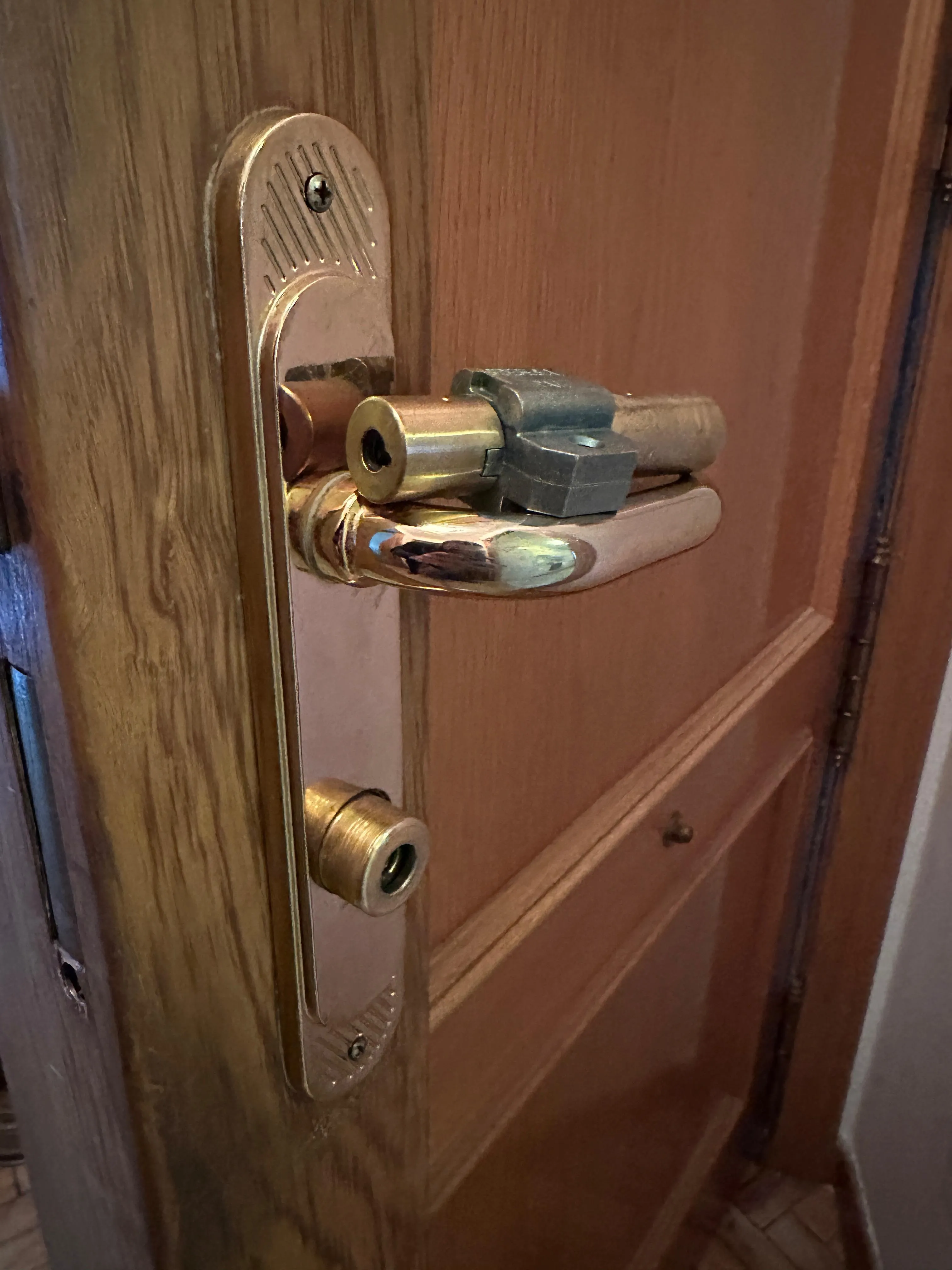 Cerrajeros Barrio del Pilar y La Paz